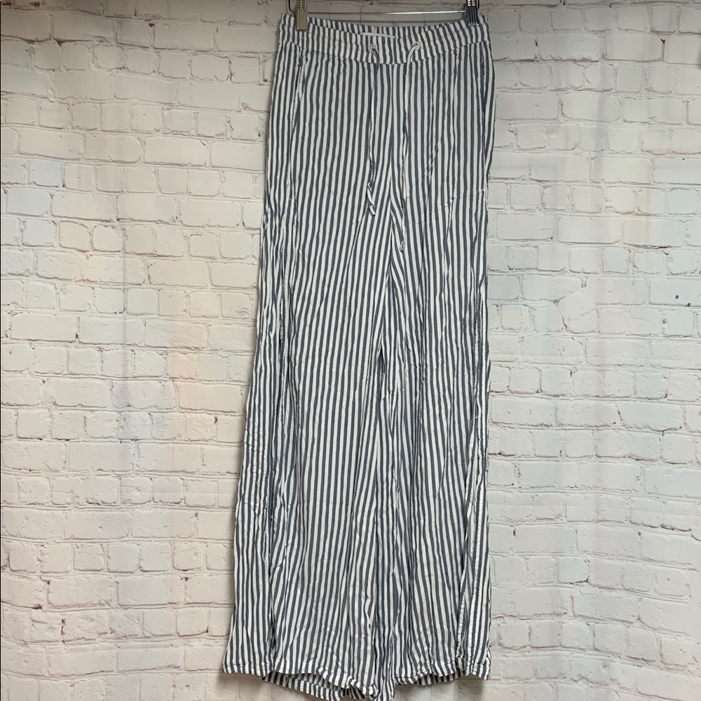 Onia White and Navy Vertical Stripe Linen Shorts - Picture 2 of 7